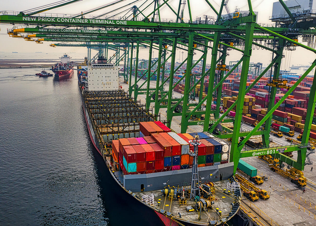 Taking to the Skies: Speed and Precision in Modern Air Freight
